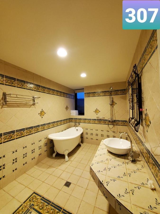 E-Ping Castle Hotel Nanwan Exterior photo